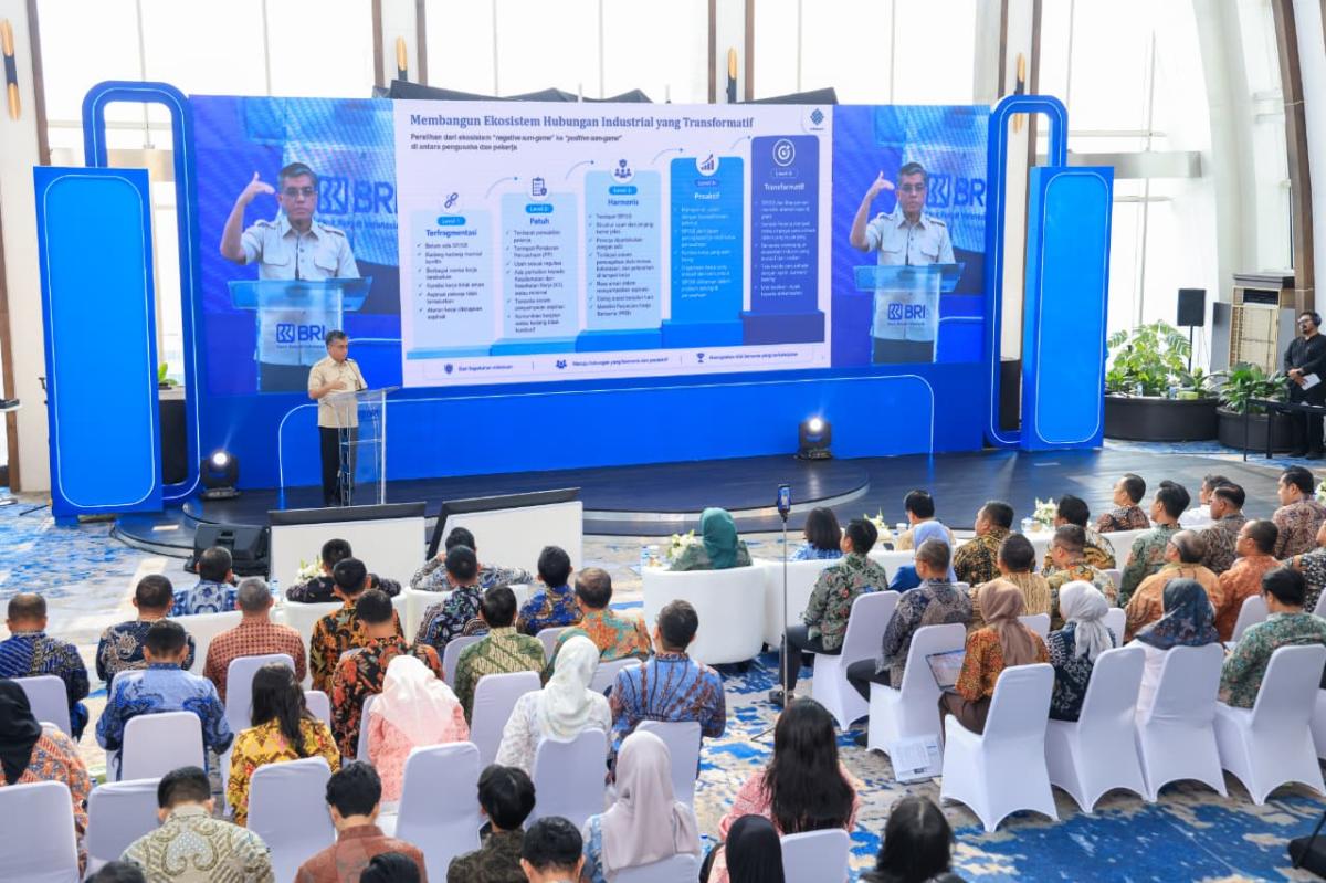 Menaker Yassierli: PKB Jadi Pijakan Hubungan Industrial Harmonis dan Penguatan SDM